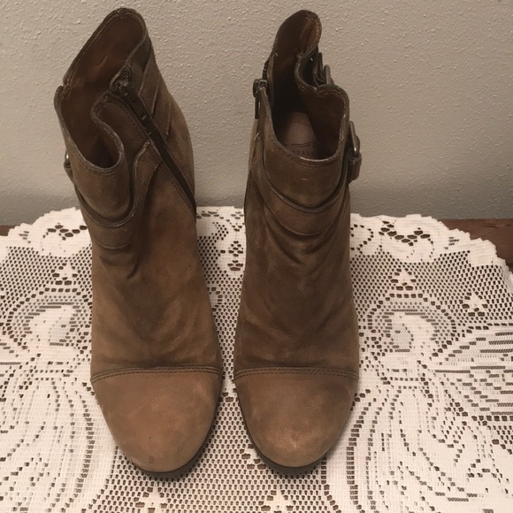Lucky Brand Laureen Ankle Boots Sz 10 M 4 Inch Block Heels - Picture 1 of 9